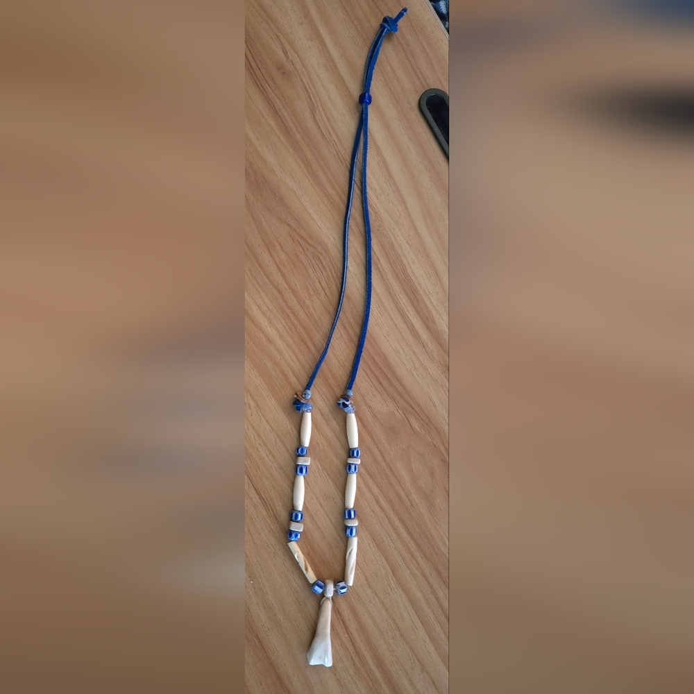 Native Bone Hairpipe & Blue Chevron Bead Buffalo Tooth Necklace 18" Adjustable - Picture 3 of 6